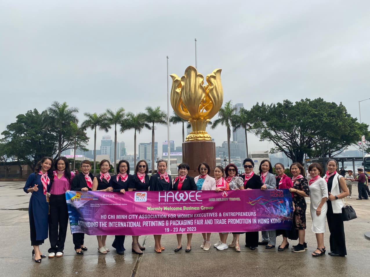 HYi_nY_doanh_nhan_TP_HCM_tham_dY_Hong_Kong_Expo