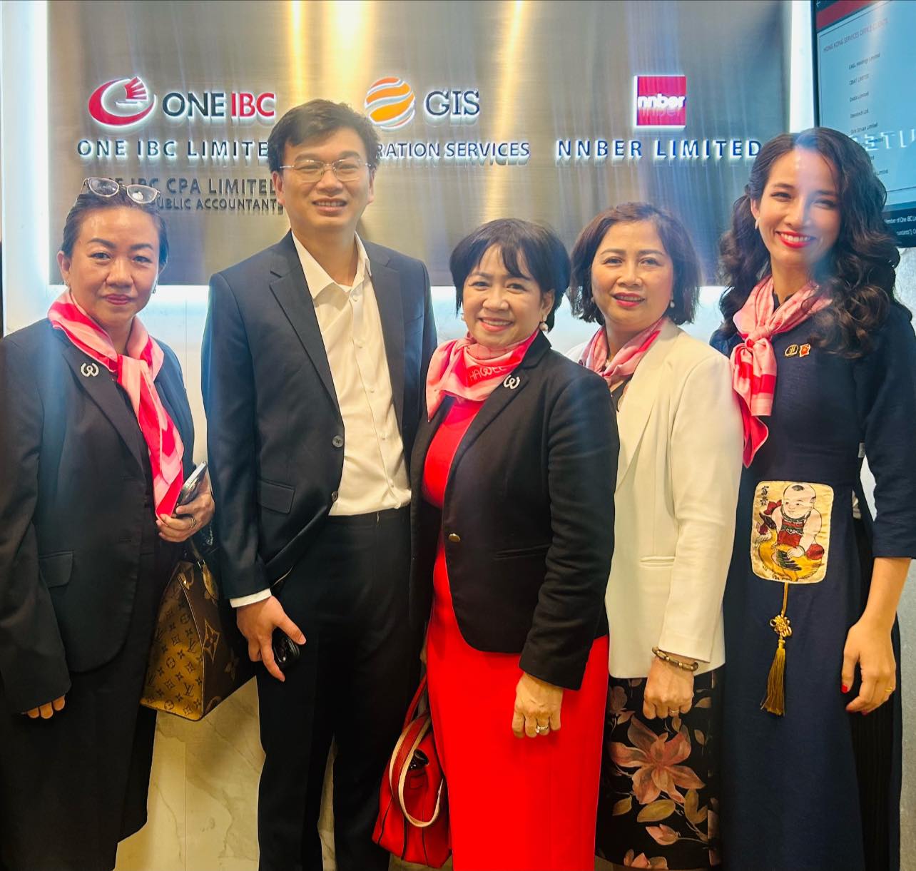 HYi_nY_doanh_nhan_TP_HCM_tham_dY_Hong_Kong_Expo_1_1