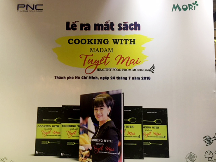 TGD_du_le_ra_mat_sach_Cooking_with_madam_Tuyet_Mai_2